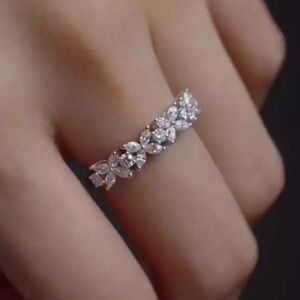 New Women’s 925 Silver Beautiful Flowers Diamond Ring